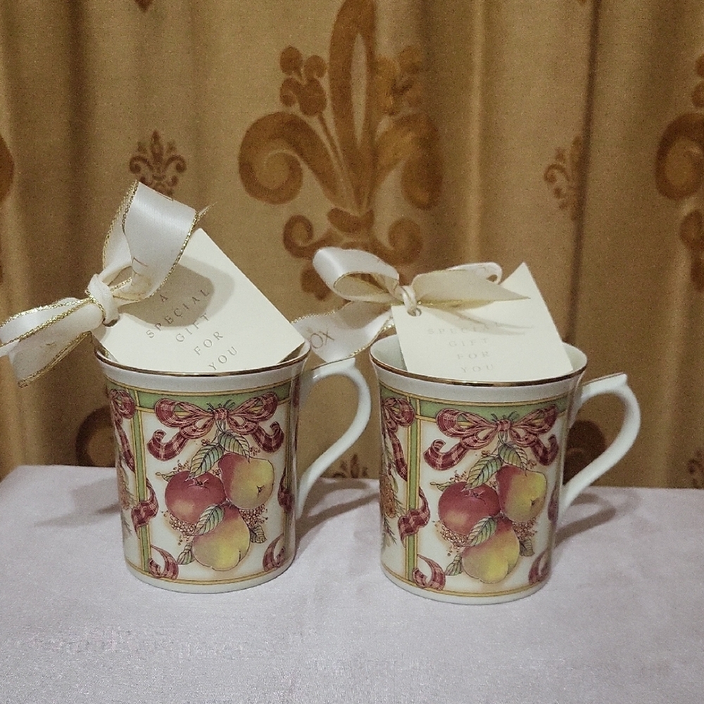 NWT Lenox "Holiday Harvest" Mugs 2002